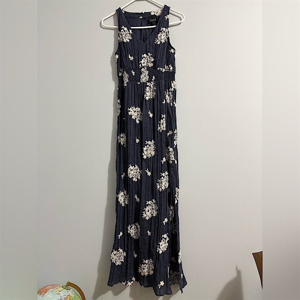 eci  New York Maxi Dress Navy Blue Floral Embroidered V-Neck Sleeveless Smocked